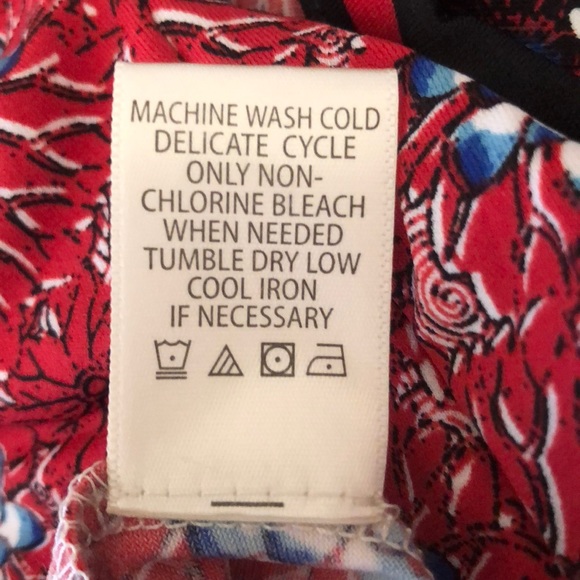 NWT Max Studio Red cold shoulder printed dress. - Picture 8 of 8